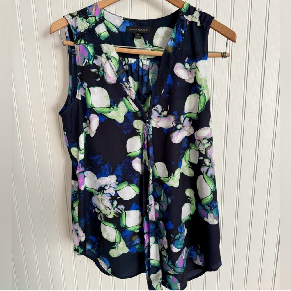 Banana Republic Navy Floral Blouse with tie front Size Medium